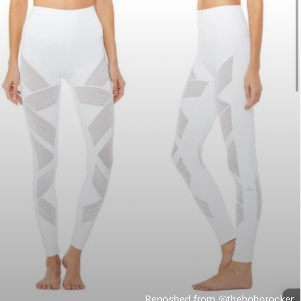 Alo Yoga White Highwaist Ultimate Legging Women’s Medium